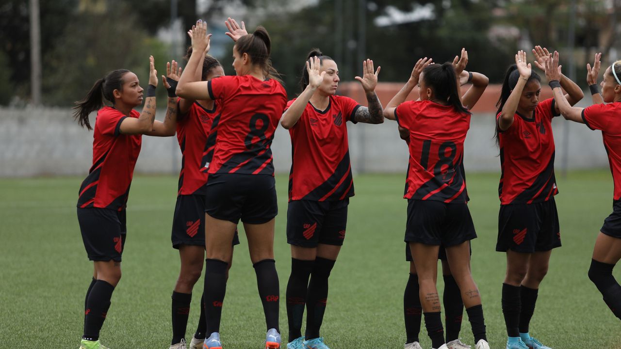 Athletico Feminino Perde Para O Ava E Rebaixado No Brasileir O A