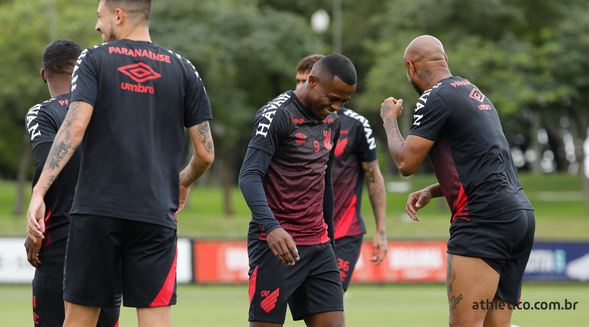 Pedro Henrique em treino do Athletico