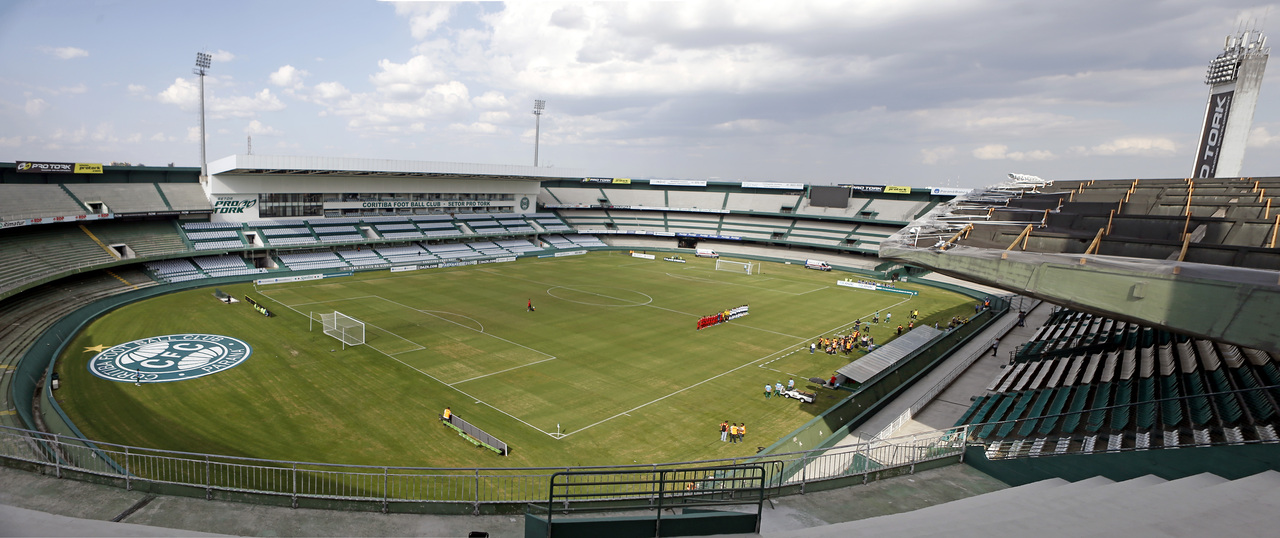 Athletico ou Coritiba? Criança escolhe time após ver jogos nos estádios