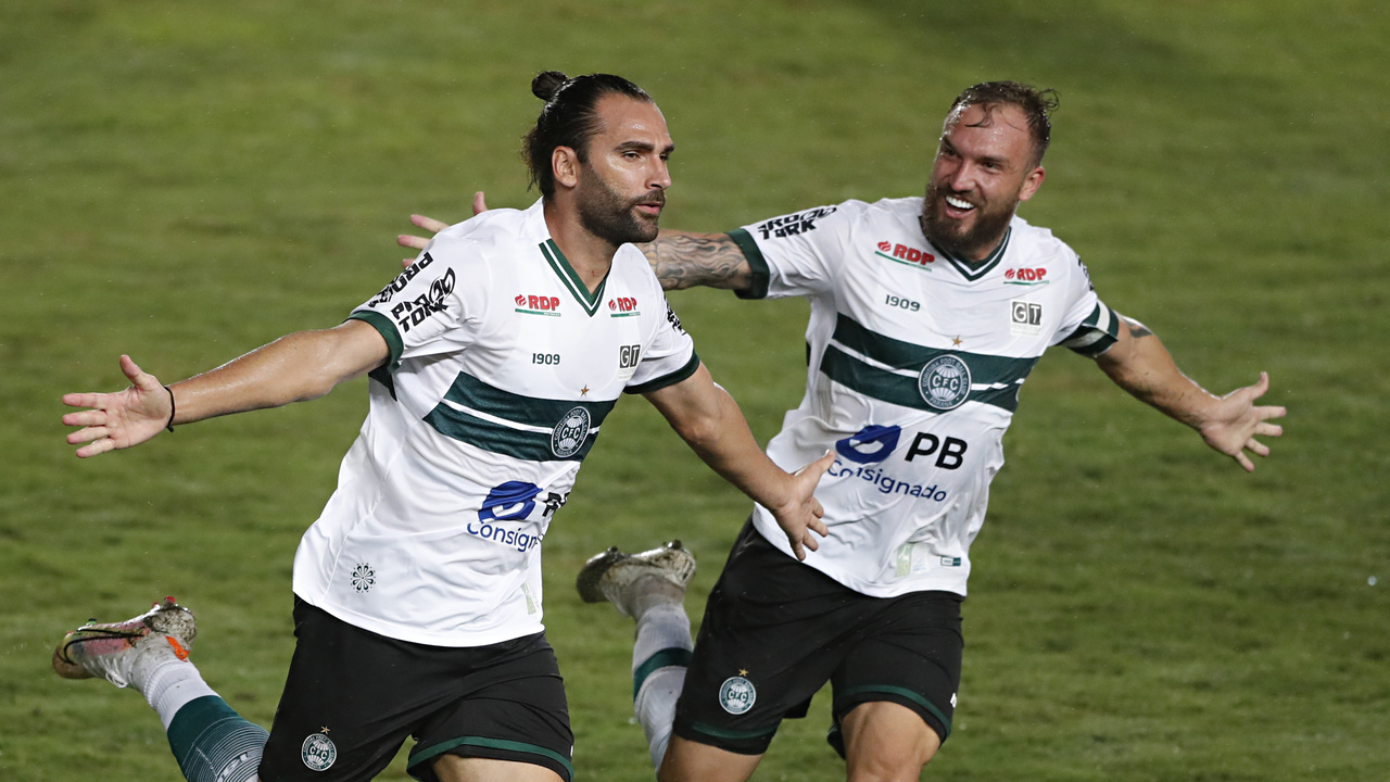 Léo Gamalho e Willian Fairas, reforços do Coritiba