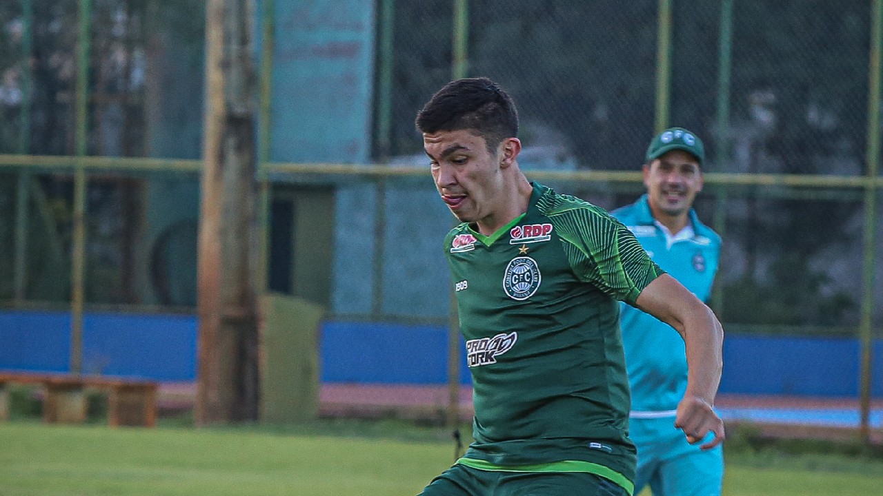 Biel, em treino do Coritiba