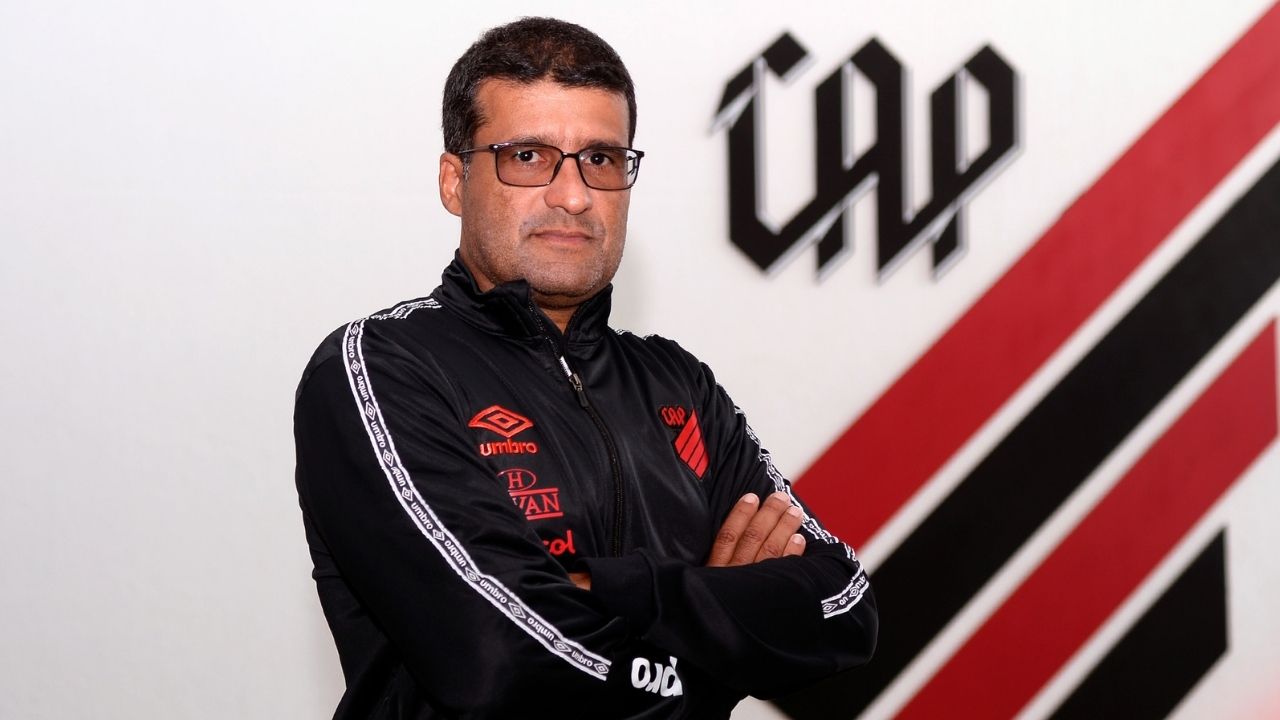 Santos avalia a contratação de Wesley, ex-Atlético-PR - Bem Paraná