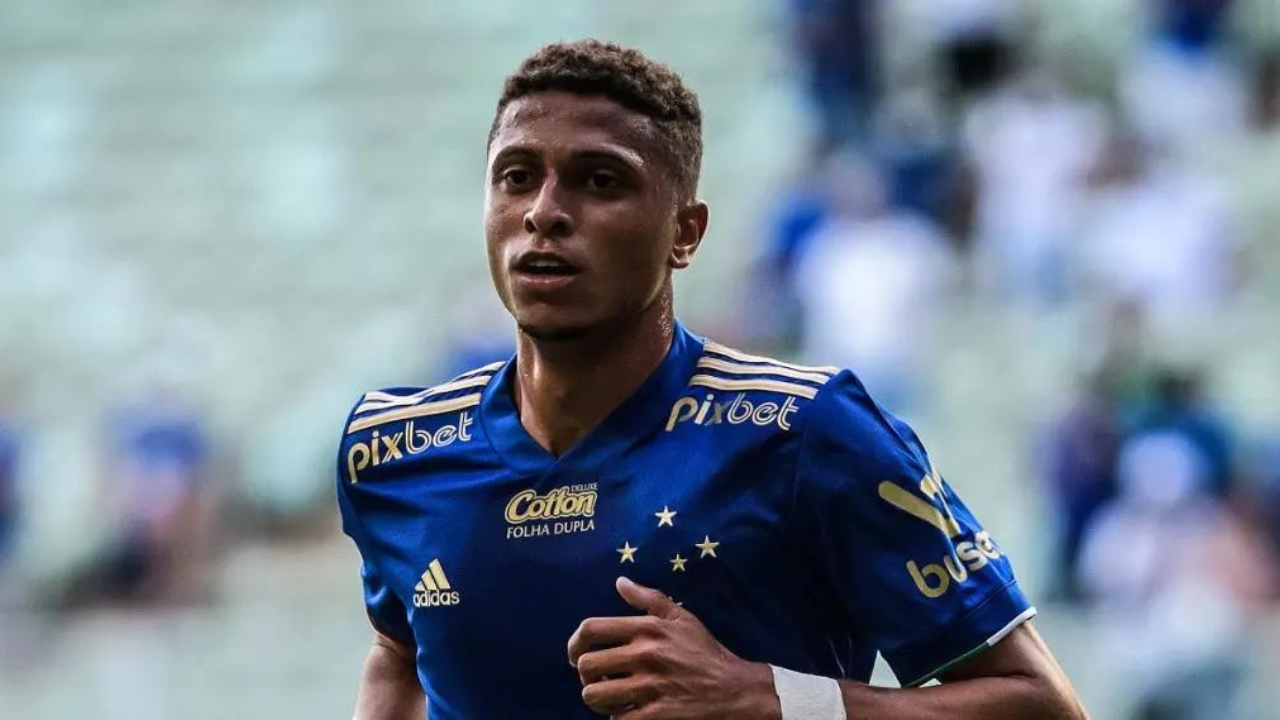 Rafael Santos, lateral-esquerdo do Cruzeiro