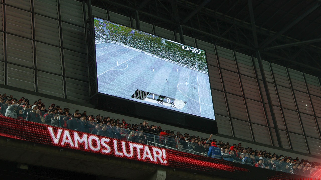 Telão da Arena da Baixada, estádio do Athletico