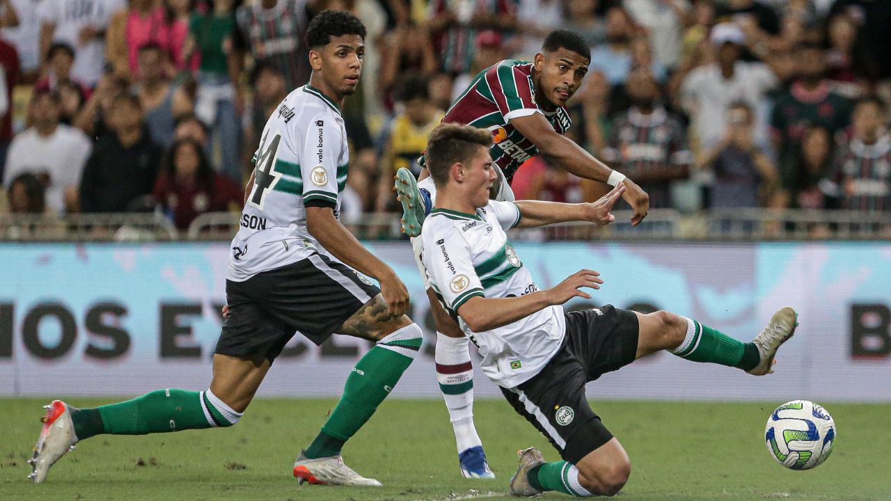 Coritiba perde para o Fluminense e é o segundo rebaixado no