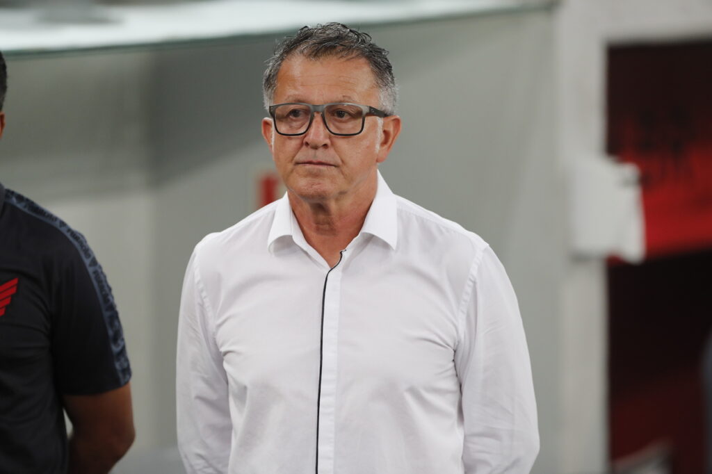 Juan Carlos Osorio, técnico do Athletico