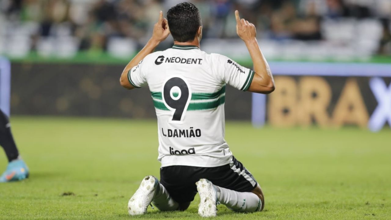 Damião scores again for Coritiba after 90 days and praises interim