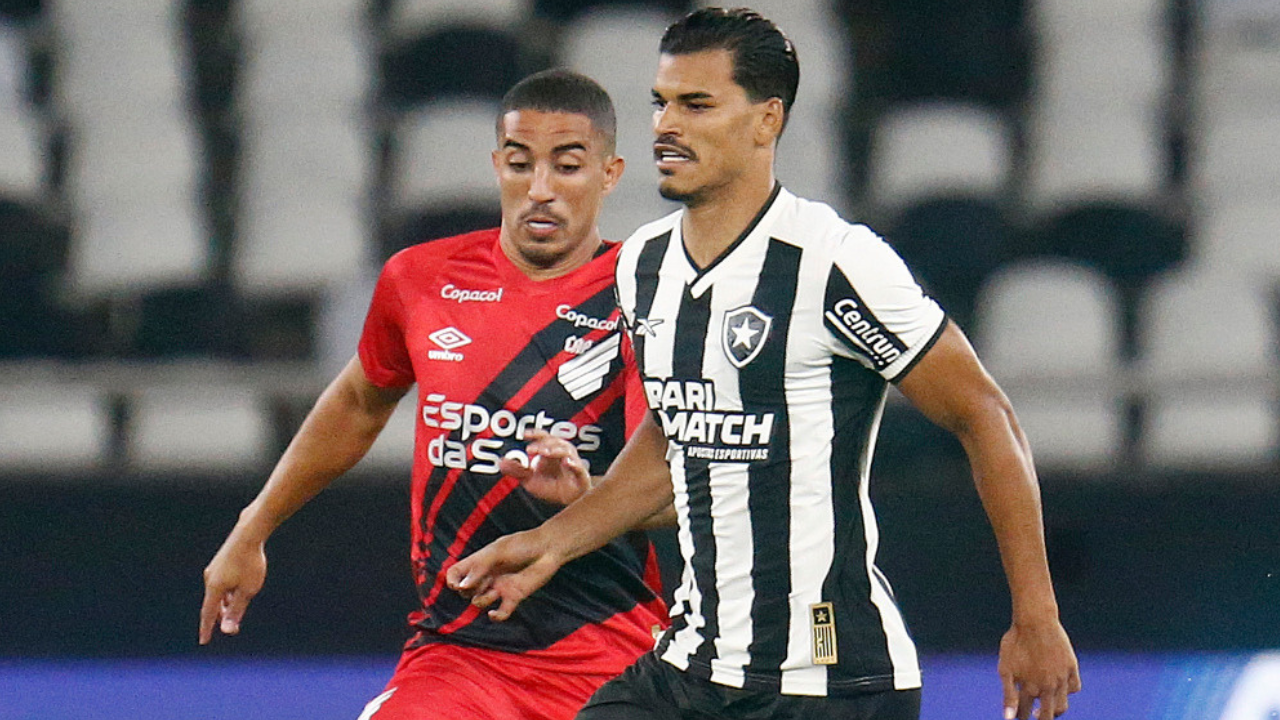  Athletico leva gol no último lance e fica no empate com Botafogo 