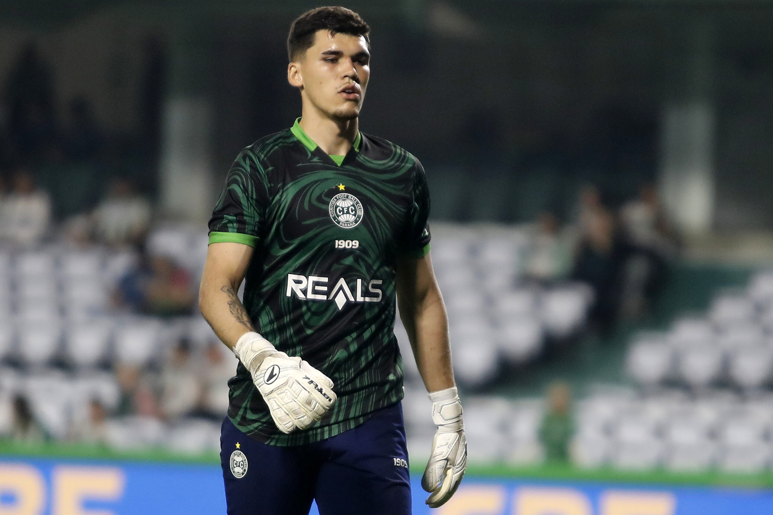  Após Ronier, Coritiba anuncia renovação com Pedro Morisco 