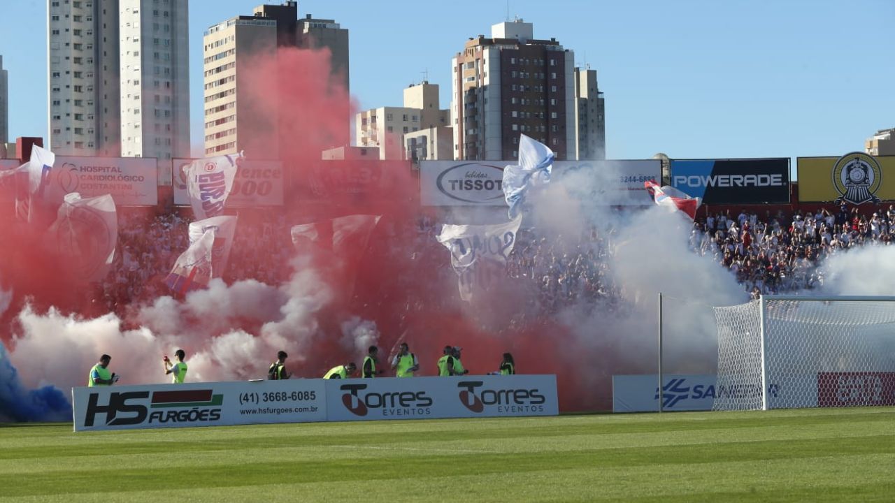  Paraná fecha temporada com média de público maior do que quase metade do Brasileirão 