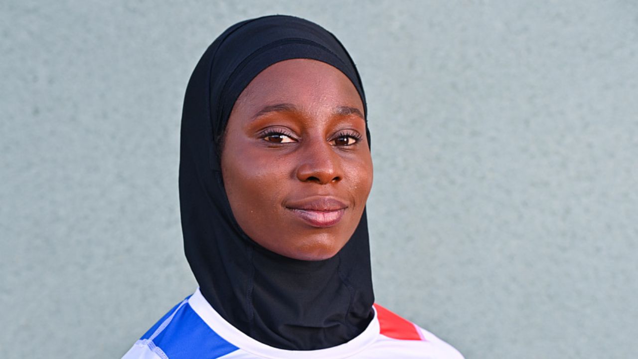 Paris 2024: França proíbe atleta muçulmana de usar véu na cerimônia de abertura