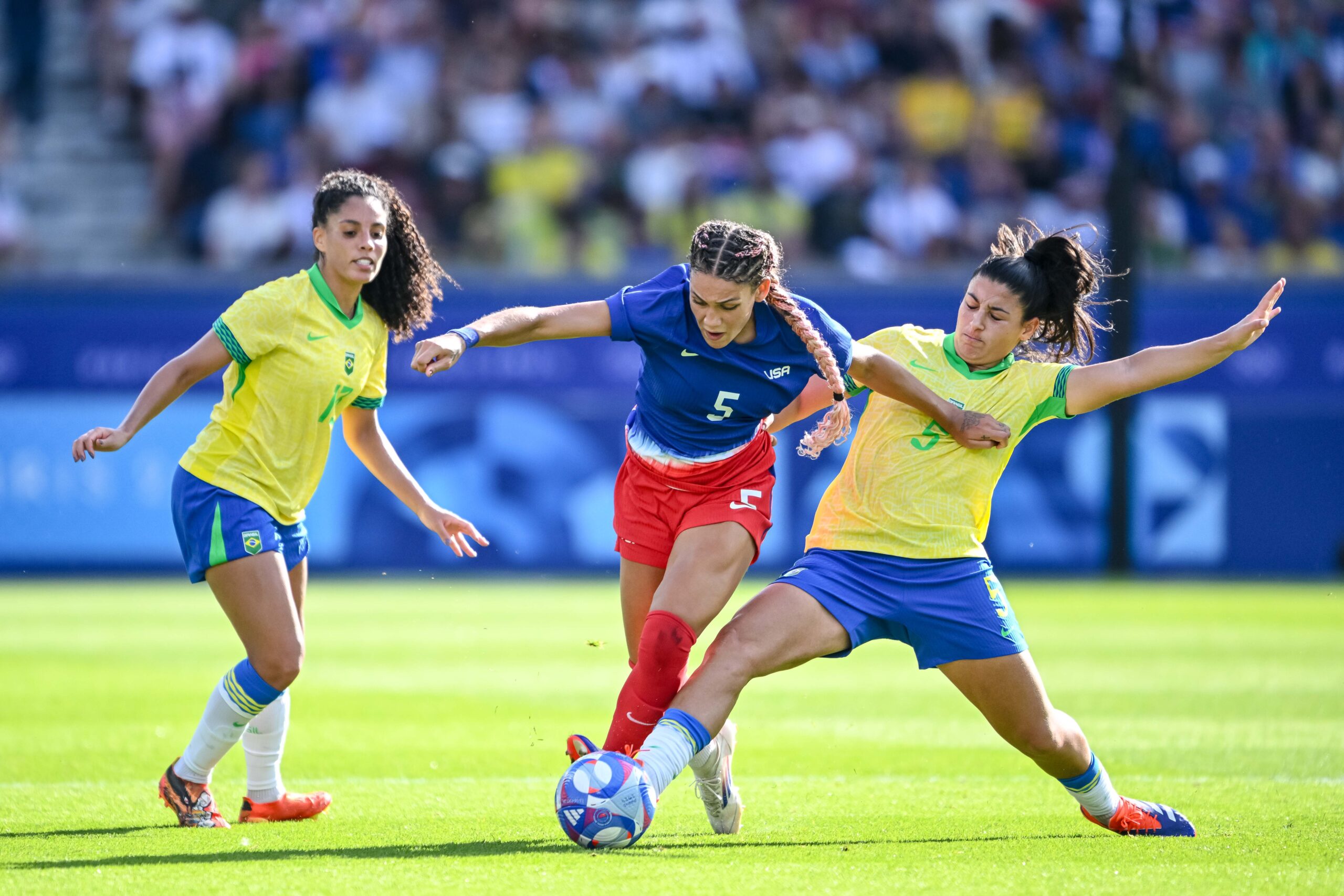  Brasil perde para os Estados Unidos e fica com a prata pela terceira vez no feminino 