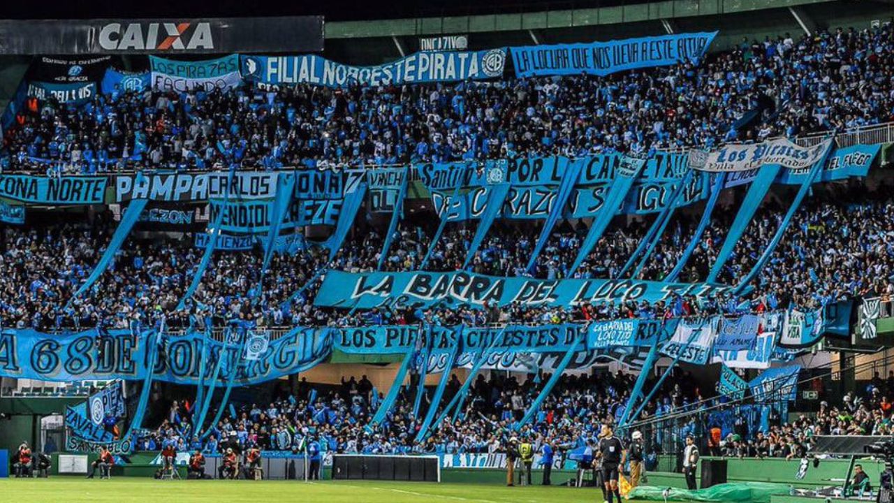  Torcida do Belgrano volta a Curitiba oito anos após dar show no Couto Pereira 