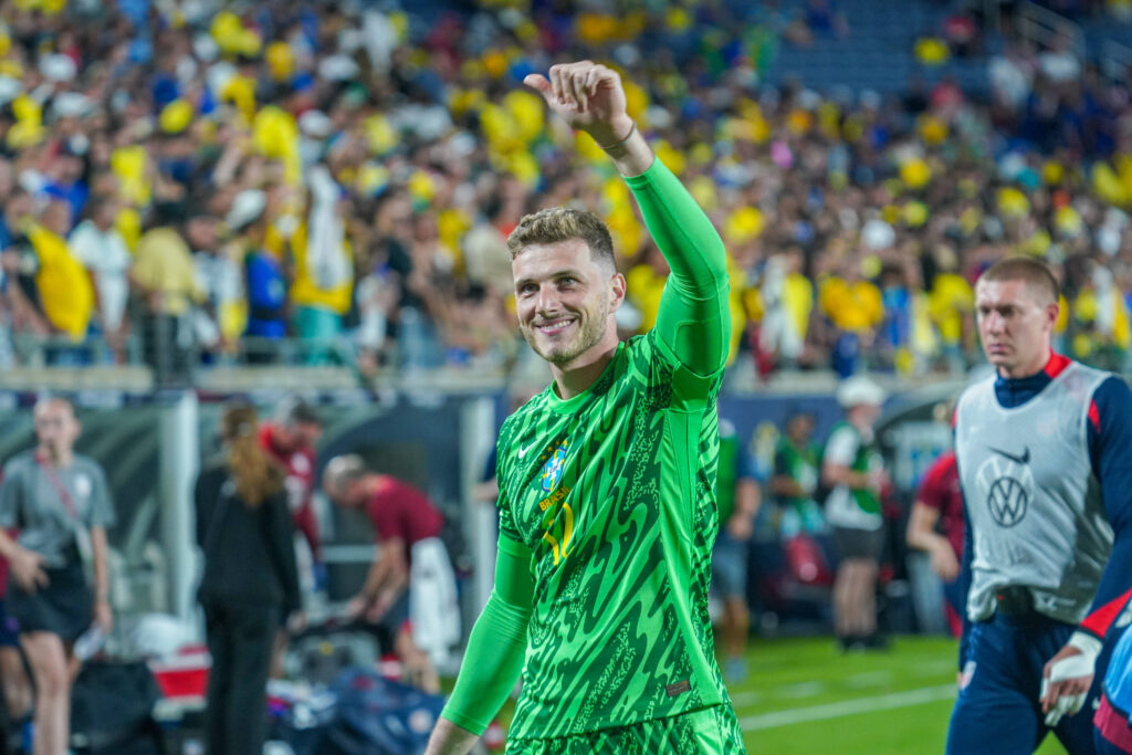 Preparador da seleção, Taffarel “cobra” Athletico em relação ao goleiro Bento