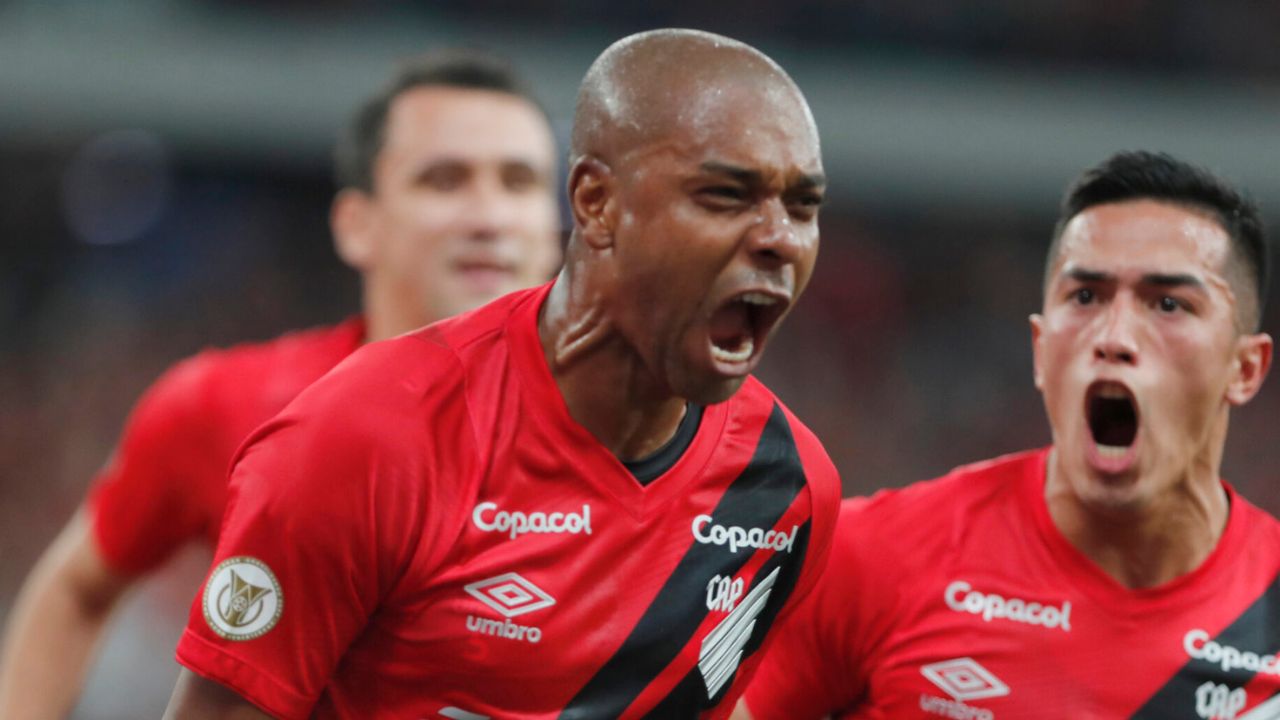 Fernandinho could be “El Cid” saving the Baixada Kingdom