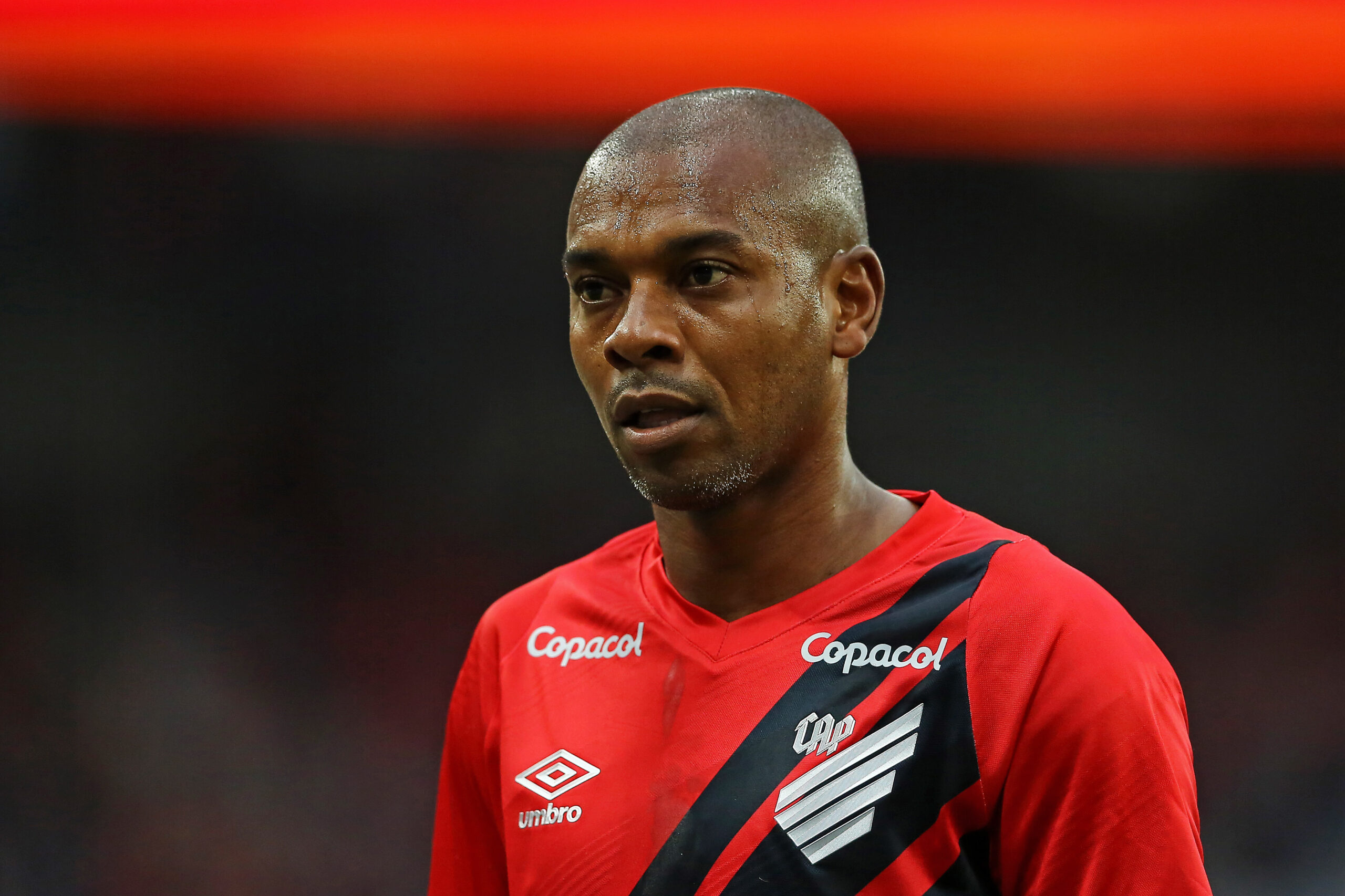 Fernandinho volta em momento crucial: "Estamos junto com a torcida"