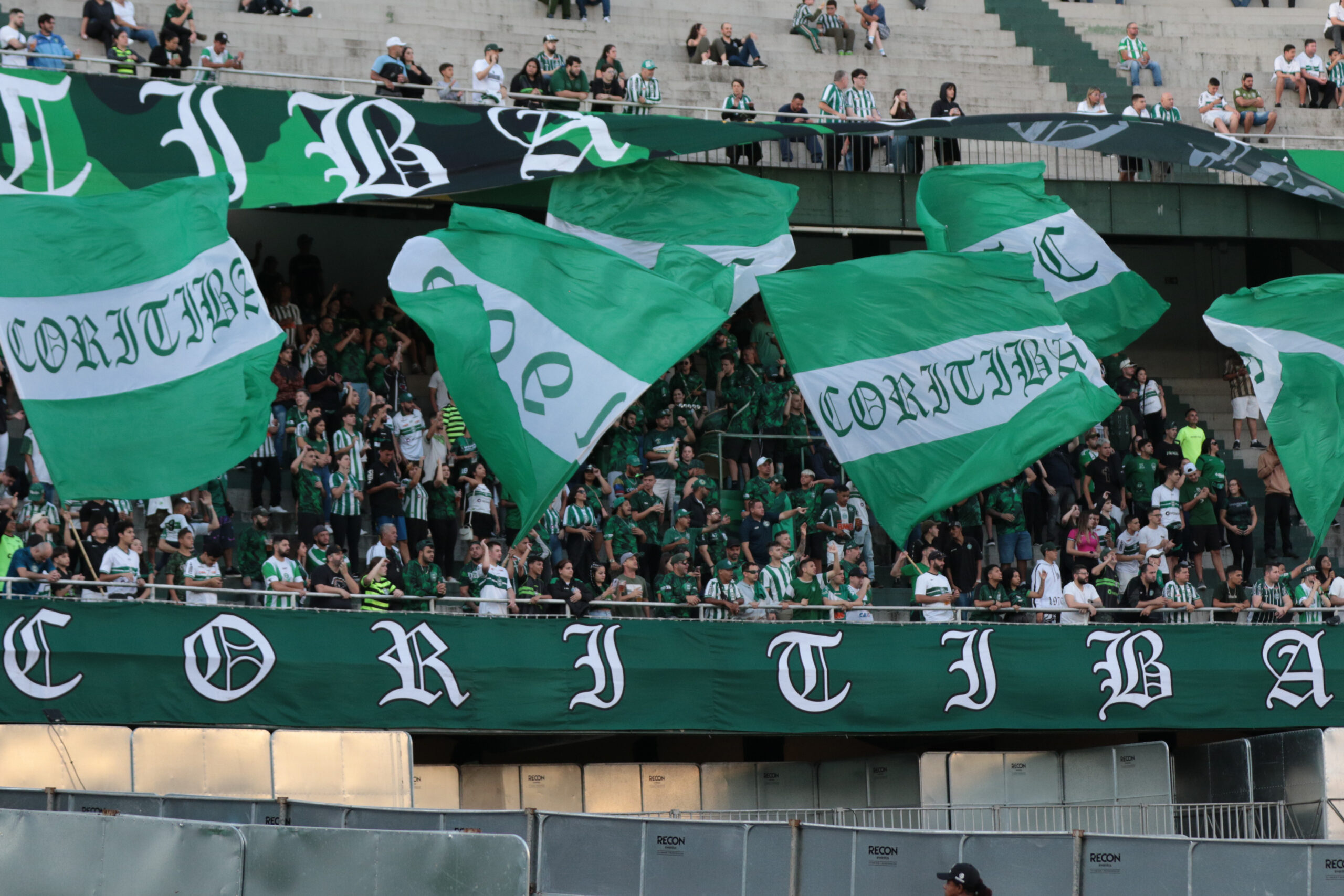 Com Couto Pereira reduzido, Coritiba tem pior público da temporada