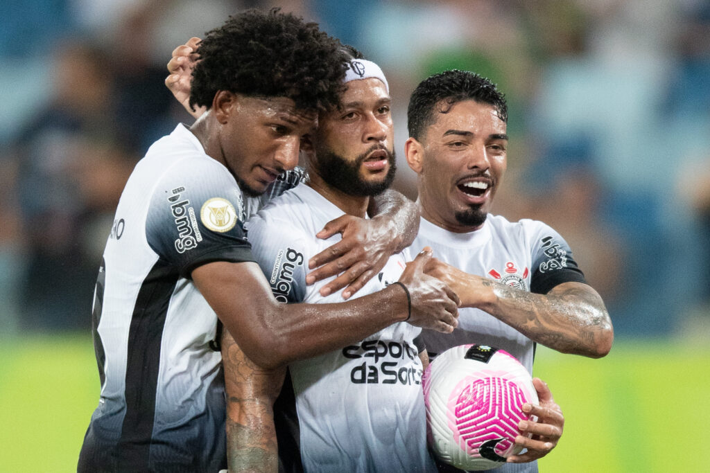  Faltou no Athletico? Destaques explicam o que salvou Corinthians 