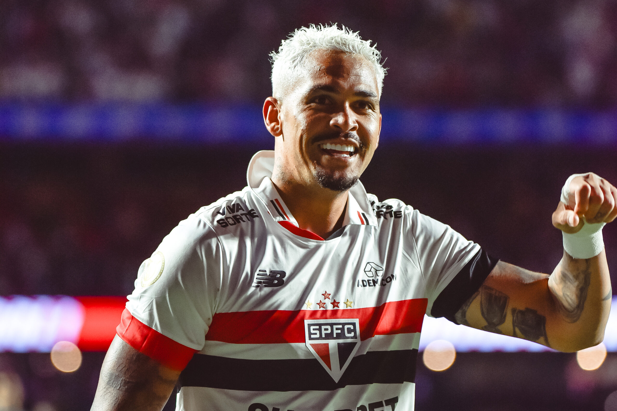 Athletico perde do São Paulo e aumenta seu drama no Brasileirão