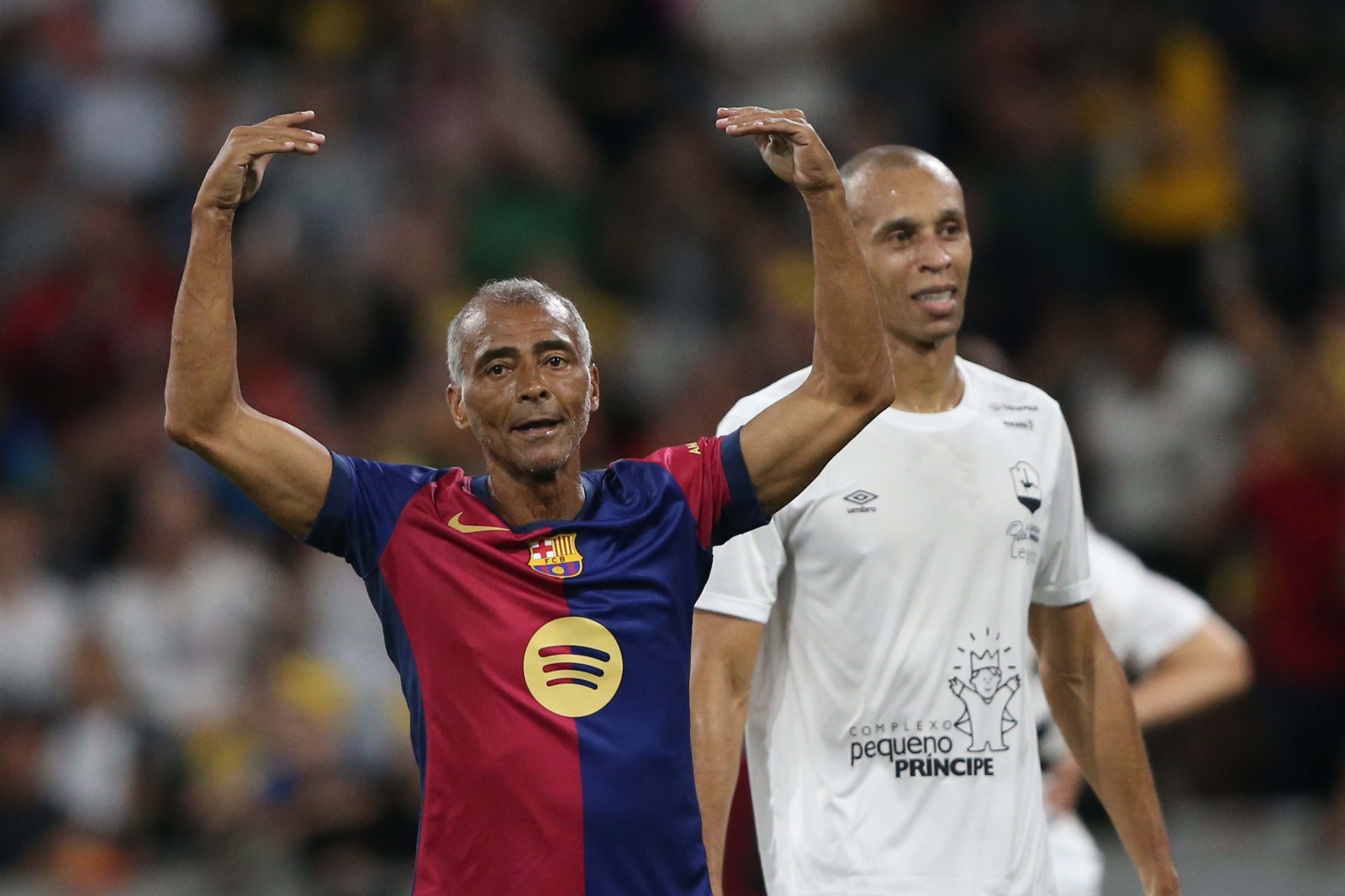 With Romário, Cafu and Rivaldo, a game of legends brought together a crowd