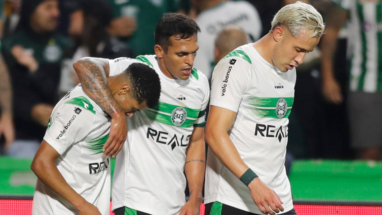 Coritiba: "Nunca tinha passado por isso", desabafa atacante dispensado