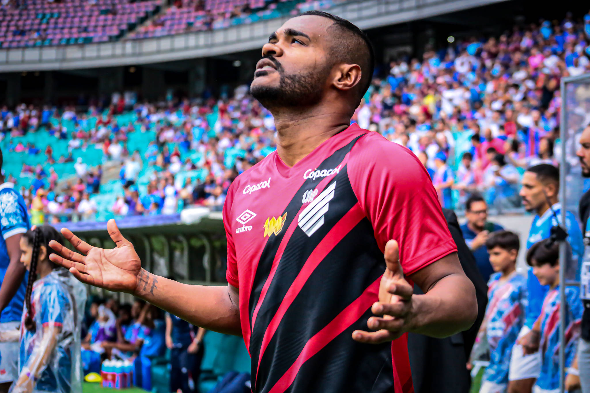 Vacilou! Athletico toma gol do Bahia no final e desperdiça chance de quebrar jejum