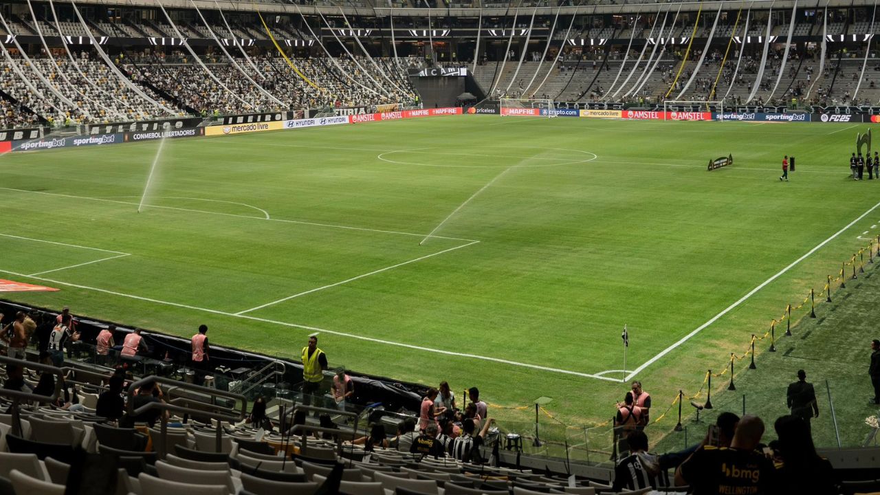 Clube da Série A anuncia que colocará gramado sintético em Arena