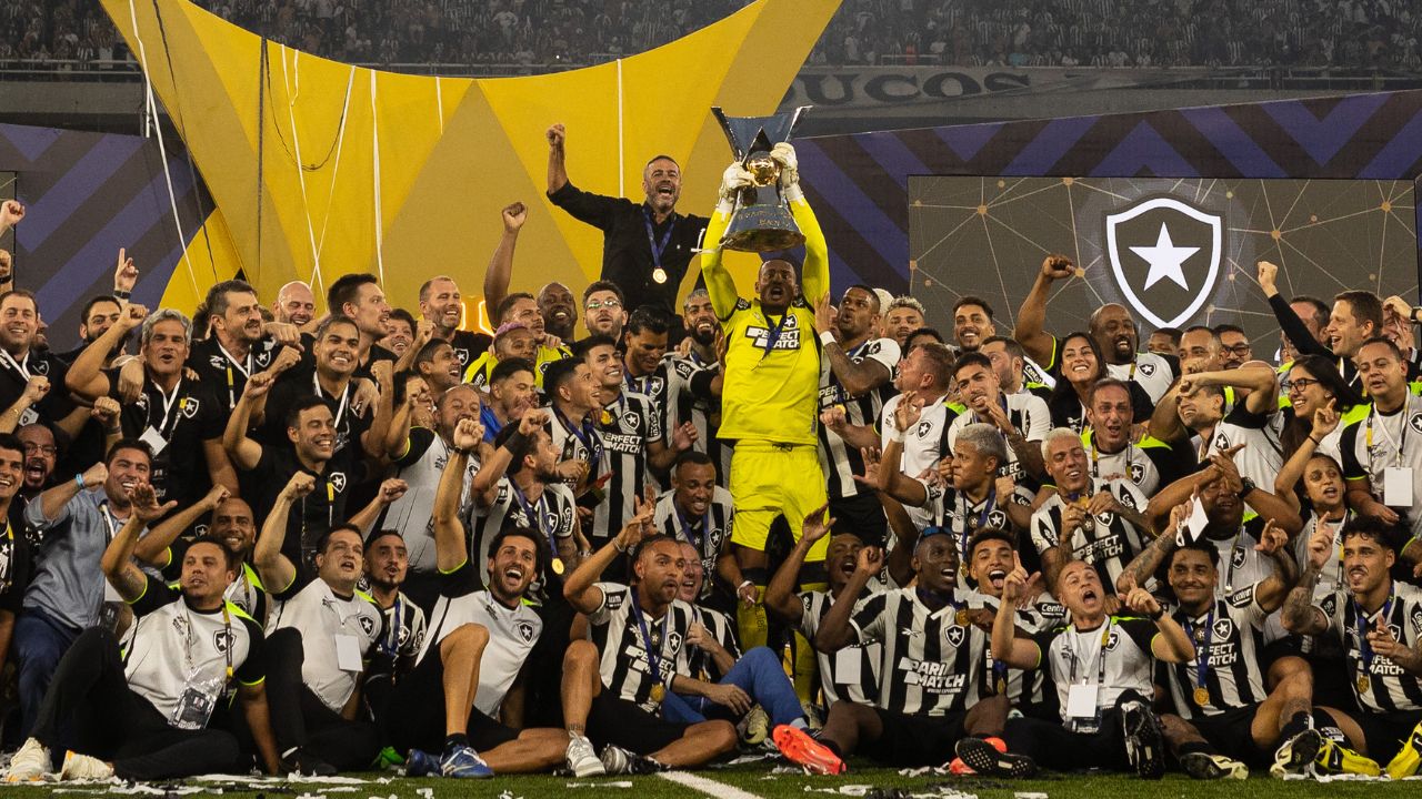 Dos estaduais à Libertadores, veja todos os times que foram campeões em 2024