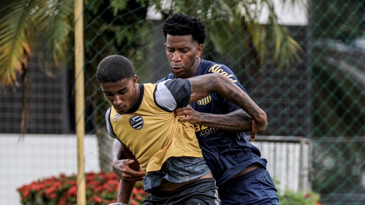 Rival de Athletico e Coritiba na Série B goleia Santos em jogo-treino