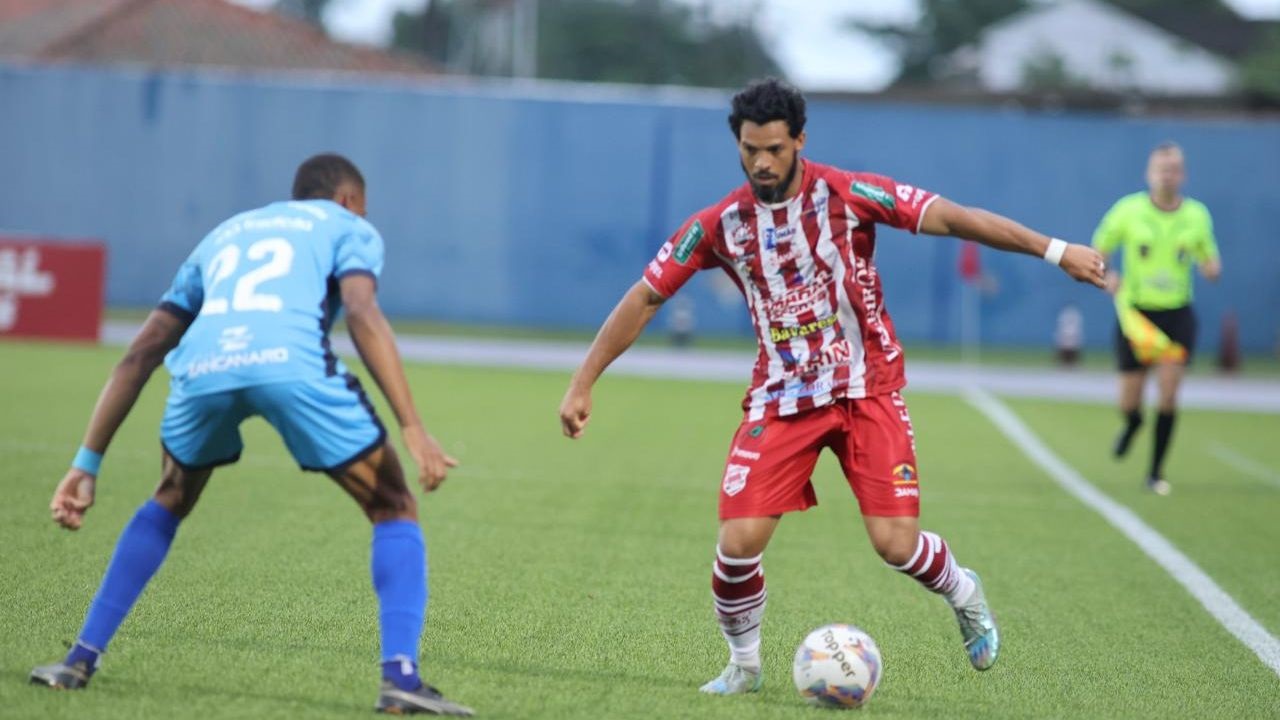 Azuriz bate Rio Branco fora de casa e larga com vitória no Paranaense 2025