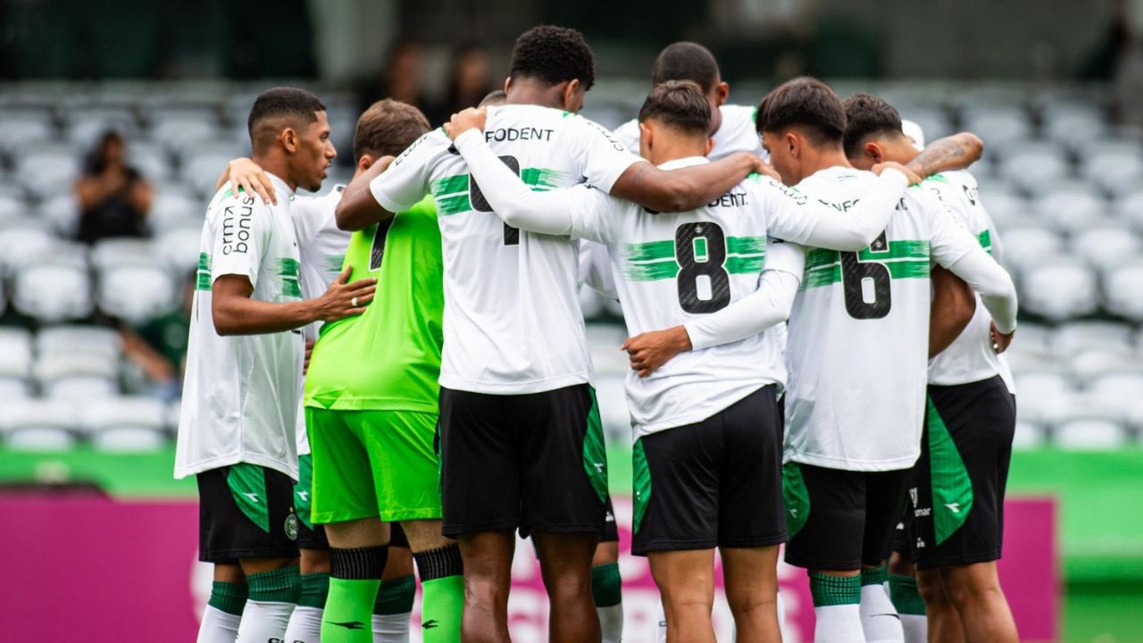 Goleiro promete "grande ano" do Coritiba e diz o que atrapalhou na estreia