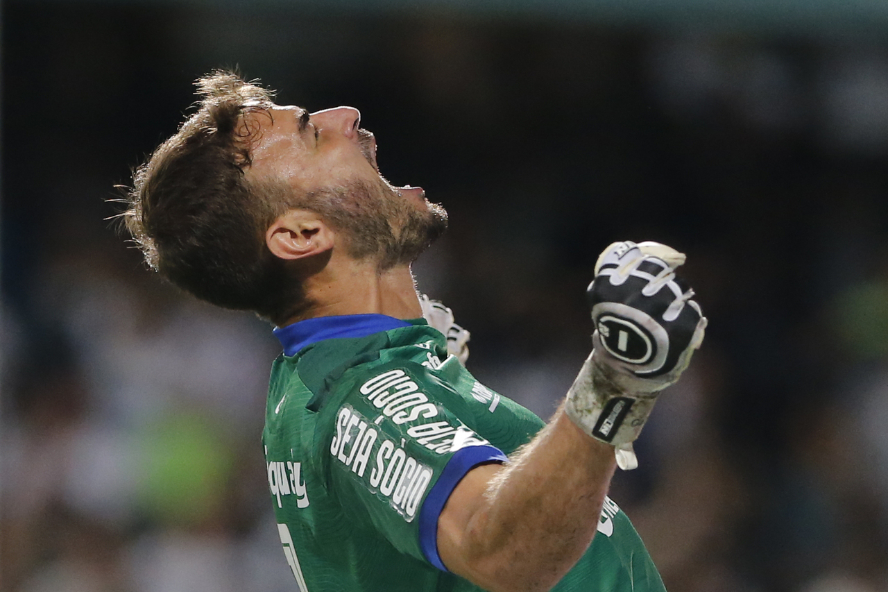 Após polêmica, goleiro do Coritiba define futuro e assina com clube da Série A