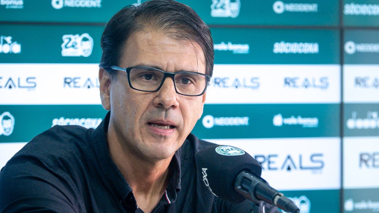 Jorge Andrade garante que Coritiba vai subir e vê elenco competitivo